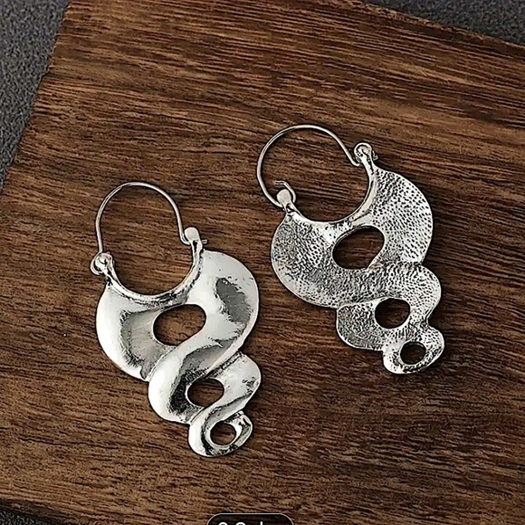 Silver Swirl Boho Earrings Geometric Irregular Dangle - Picture 2 of 6